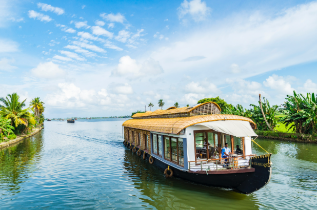 Complete Guide to Booking Kerala Tour Packages from Dubai & Qatar