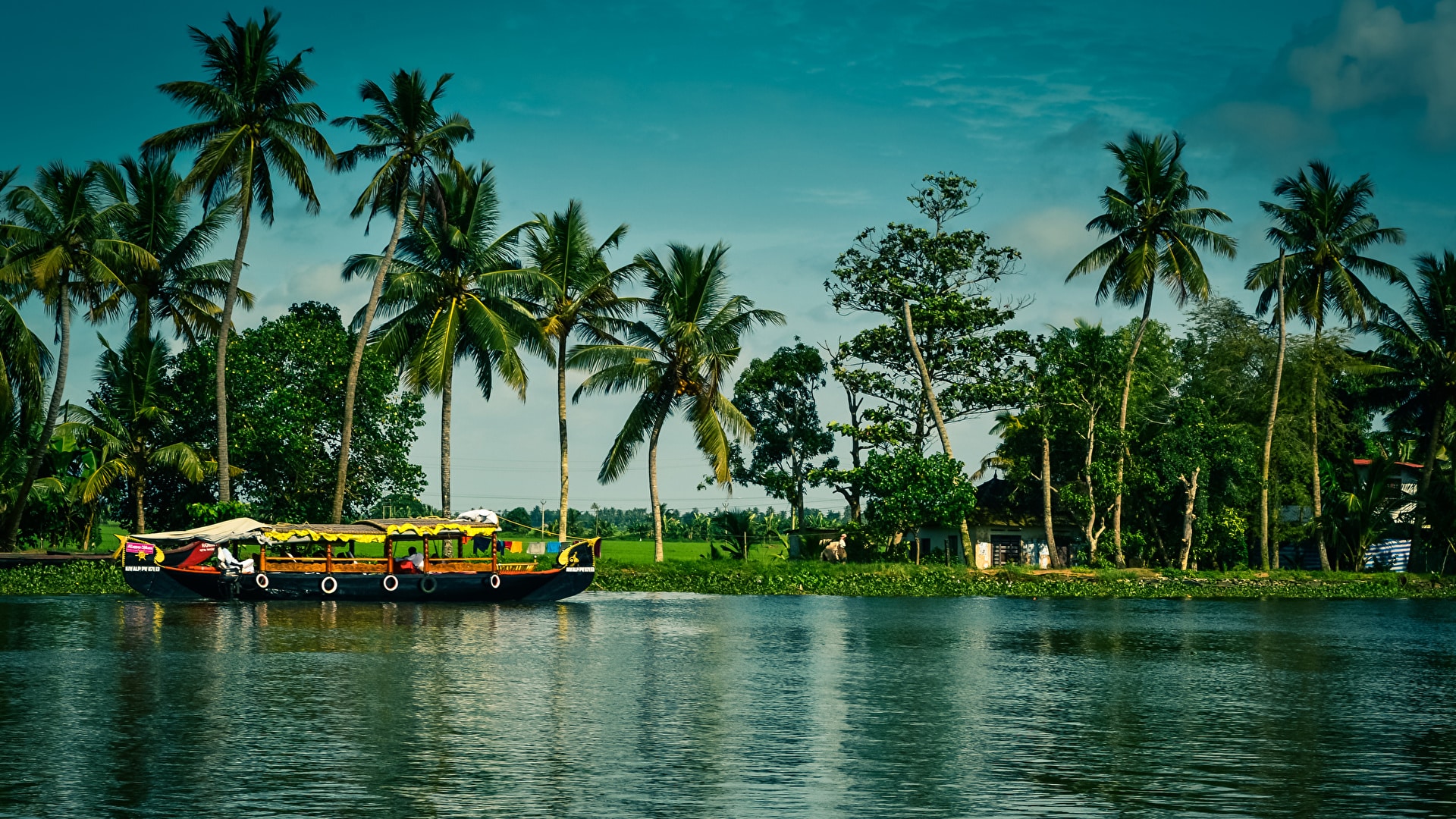 Kerala Delight Monsoon Package – 9 Days/8 Nights